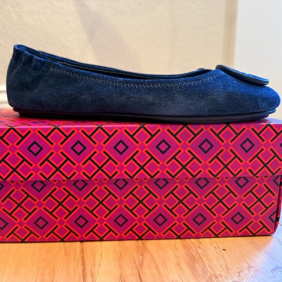 Tory Burch Minnie Travel Ballet Flats – Perfect Navy Suede, Size 6 - Picture 2 of 7